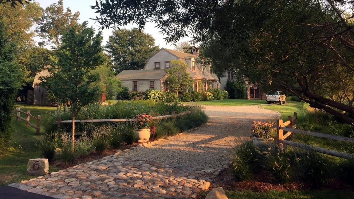 In Town Lily Pond Mini Compound, House And Cottage Nantucket Exterior photo